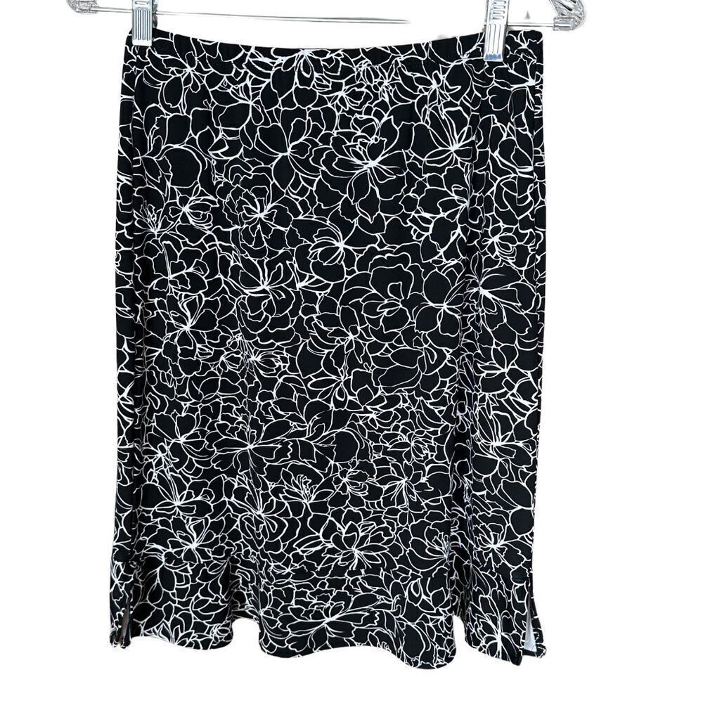 Black & White Floral Pattern Pull On Lightweight Skirt Size Small